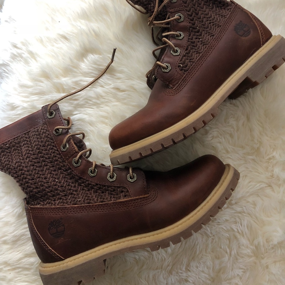 Timberland Woman’s Open Weave Boot. Size 6